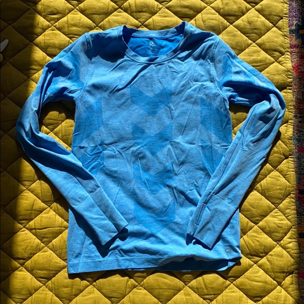 Gap fit active long sleeve